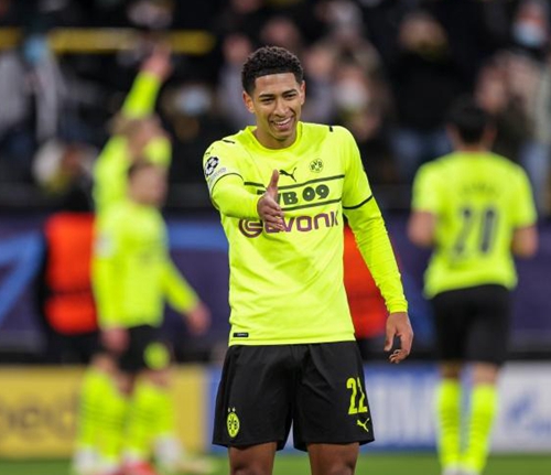 是一个年轻 是一个年轻