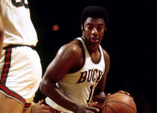 了一位伤病 了一位伤病